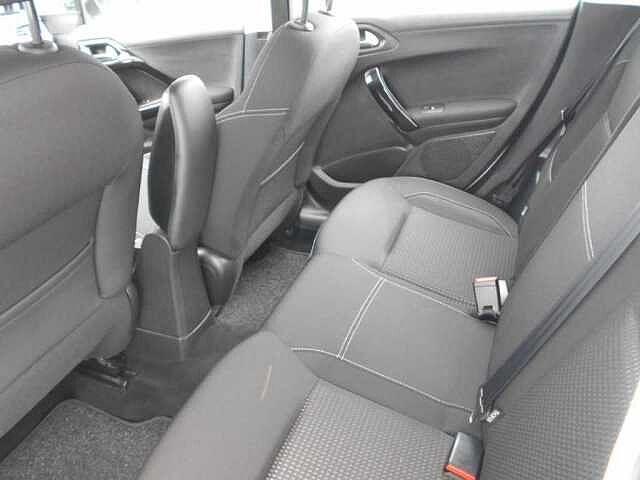 Peugeot 208 HDi 100 5p Allure Finanziato