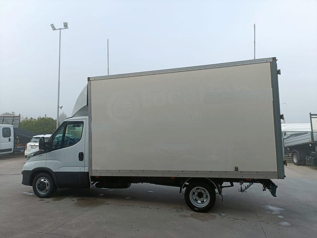 Iveco Daily 35C16 2.3 FURGONE BOX