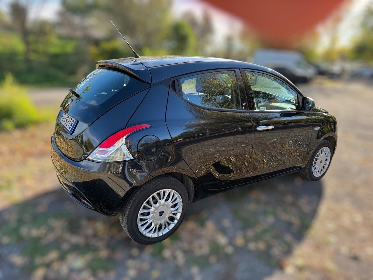Lancia Ypsilon 1.2 69 CV 5 porte - POCHI KM
