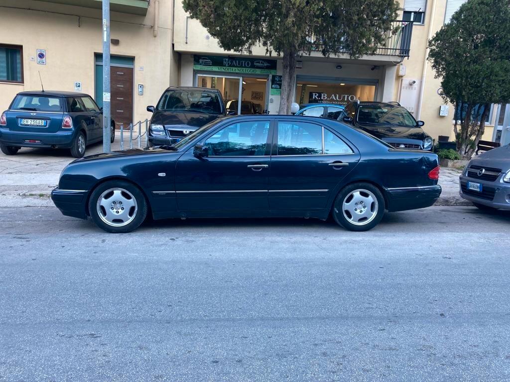 Mercedes-benz E 200 cat Classic