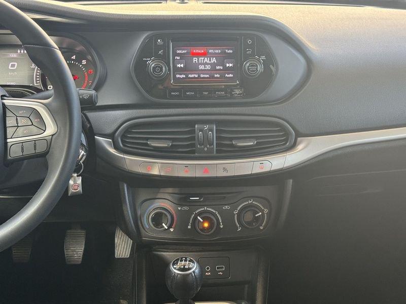 FIAT Tipo 4p 1.4 Easy 95cv my17 Neopatentati - Uniproprietario