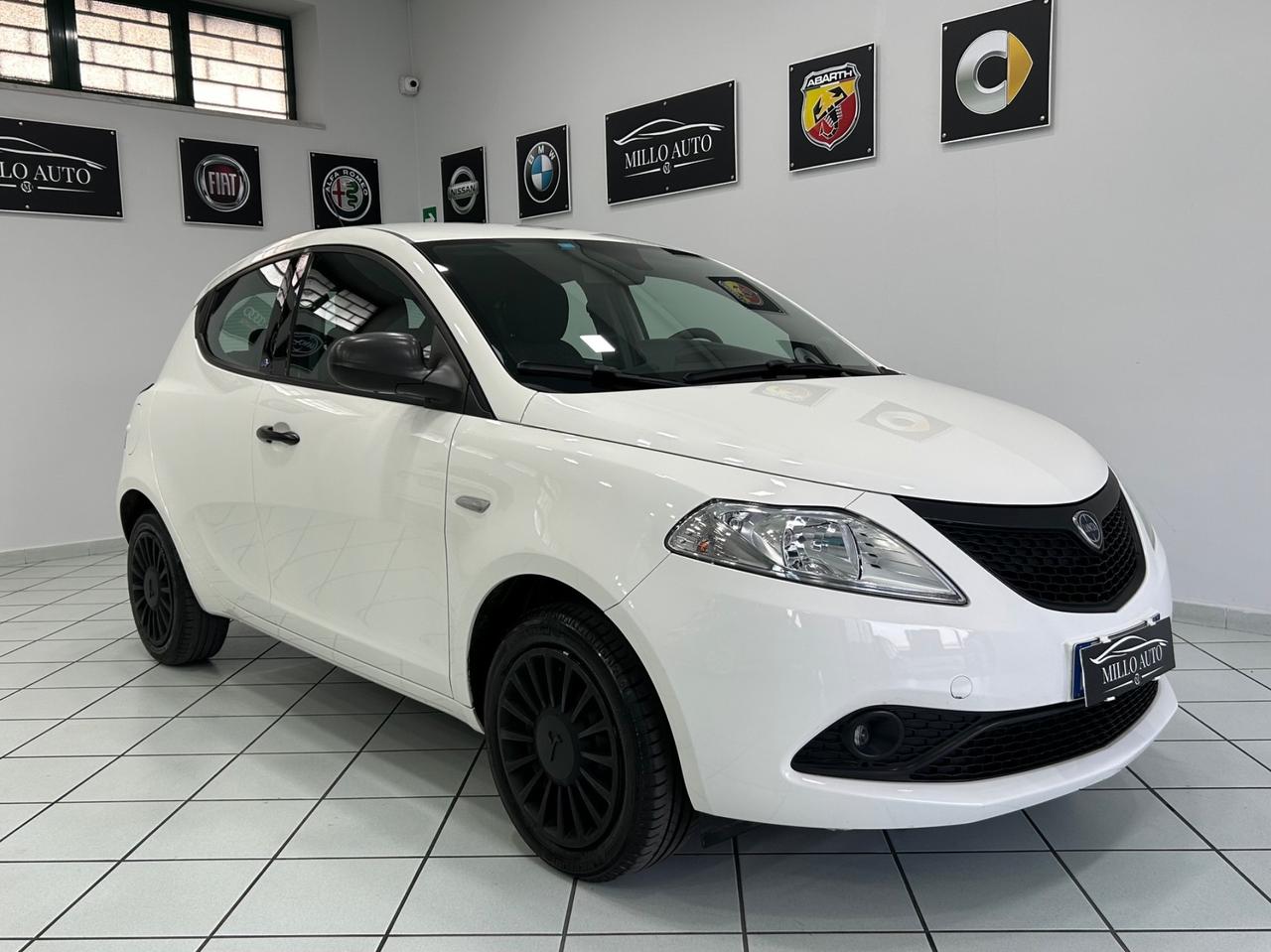 Lancia Ypsilon 1.2cc 69 CV 5 porte Gold