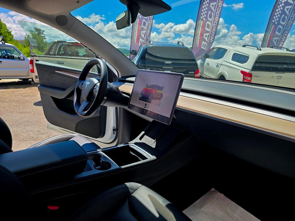 Tesla Model Y DUAL MOTOR Long Range AWD 534 CV