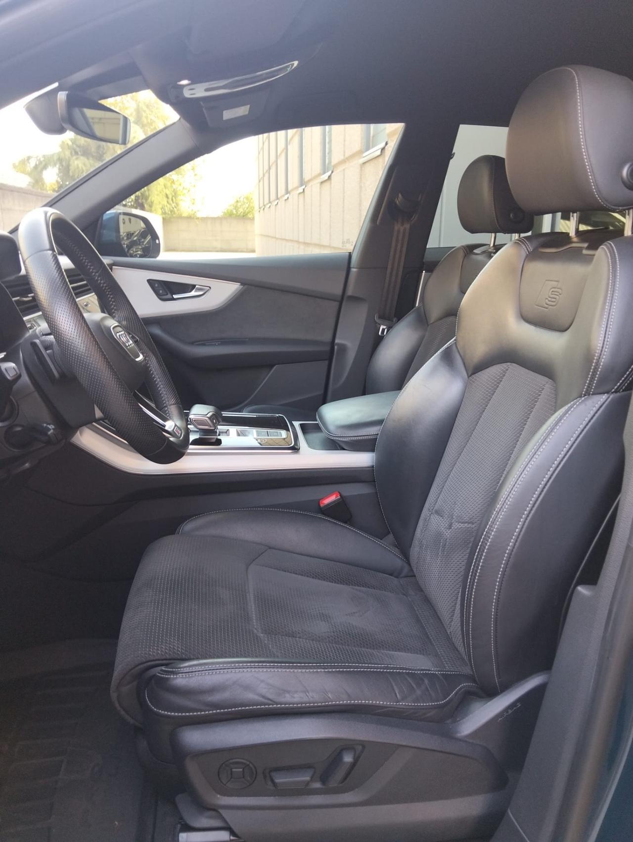 Audi Q8 45 TDI quattro tiptronic Sport