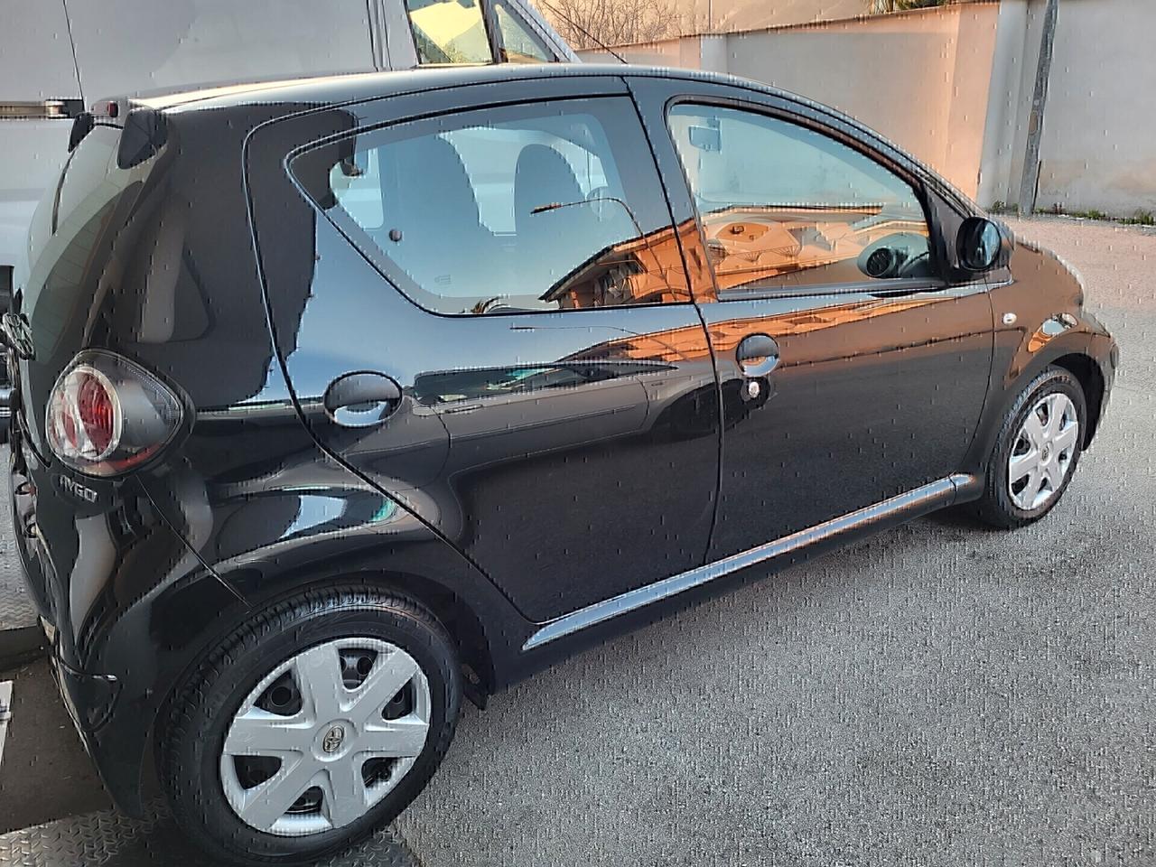 Toyota Aygo 1.0 12V VVT-i 5 porte 04/2011KM 103000