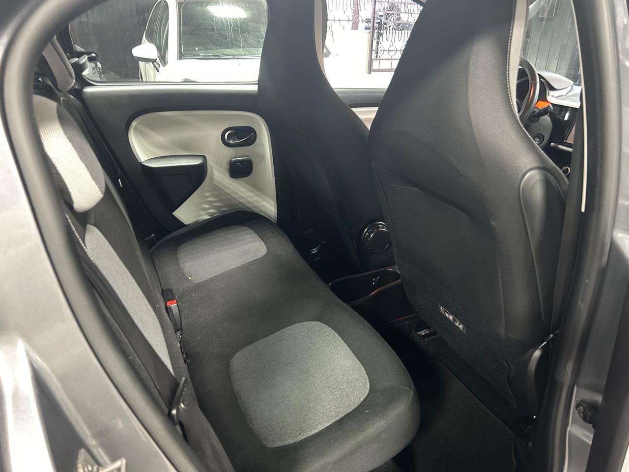 Renault Twingo SCe EDC La Parisienne