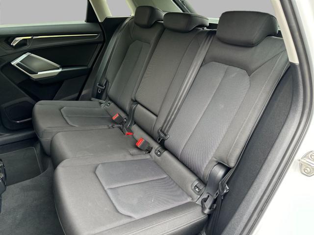 AUDI Q3 35 TDI S tronic Business