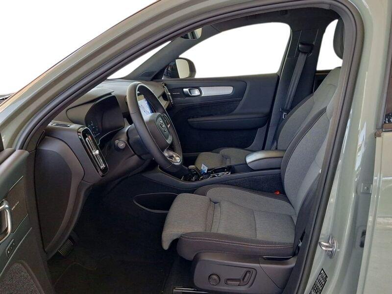 Volvo XC40 Recharge T4 129+82 Plug-In Hybrid Automatica Recharge Plus Dark N1 Autocarro