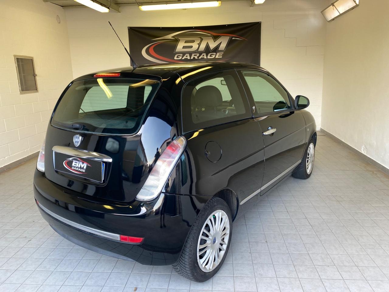 Lancia Ypsilon 1.2 69 CV GPL Platinum