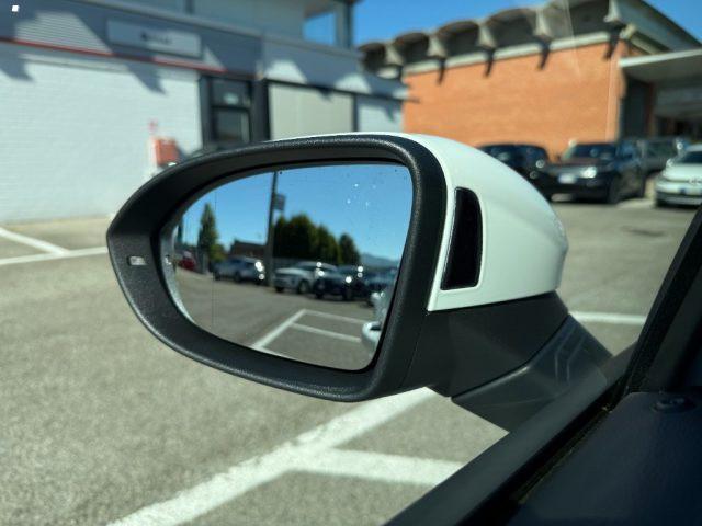 VOLKSWAGEN Golf 1.5 TSI EVO ACT R-Line