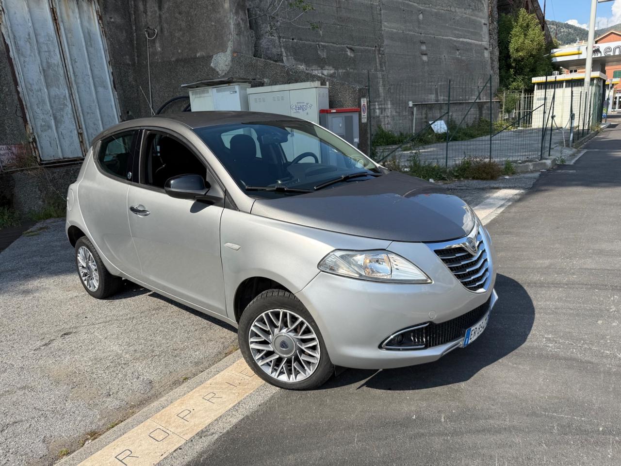 Lancia Ypsilon 1.2 69 CV 5 porte GPL Ecochic Platinum