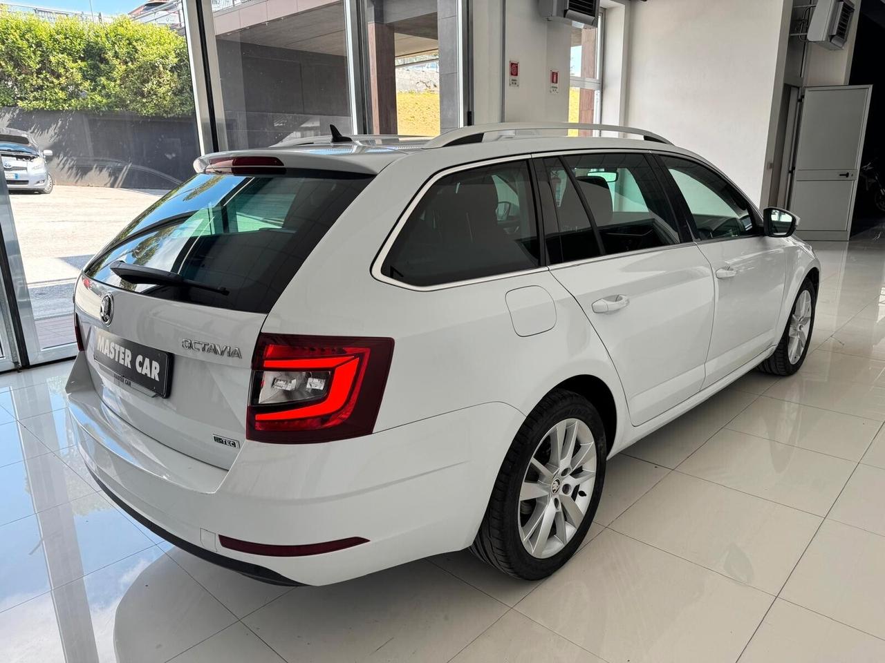 Skoda Octavia 1.5 DSG Wagon Ambition G-Tec