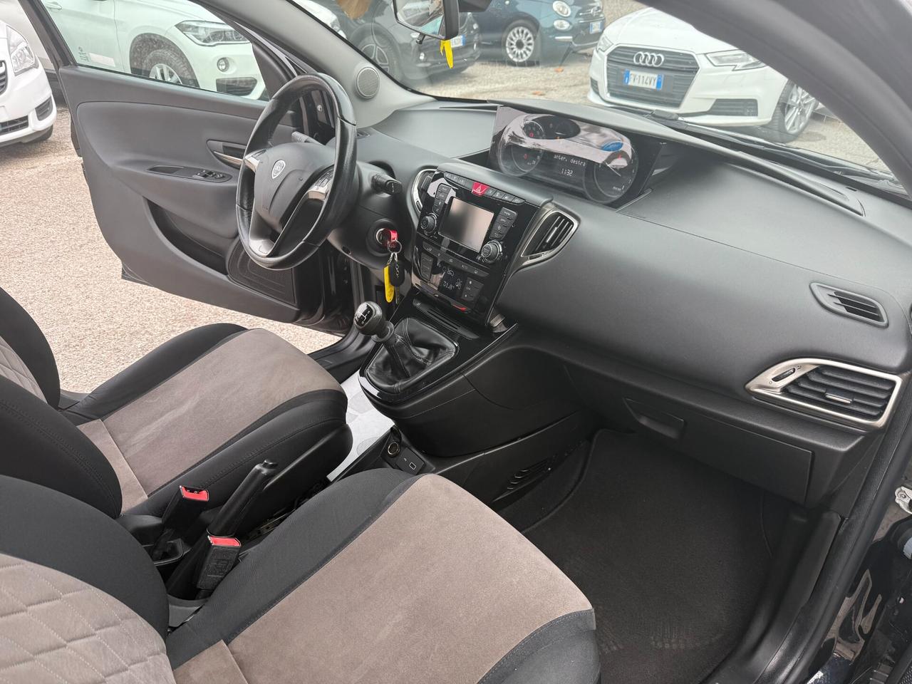 Lancia Ypsilon 1.2 69 CV Platinum 70.000 km