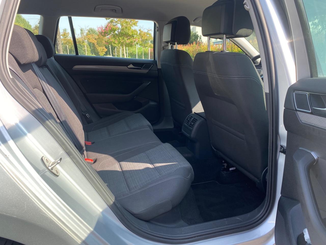 Volkswagen Passat Variant 1.6 TDI SCR DSG Business BMT