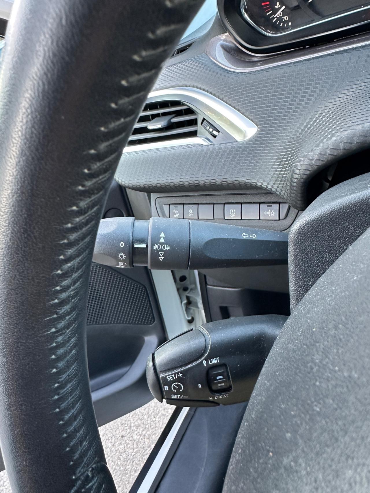 Peugeot 2008 PureTech 82 Allure soli 110mila km