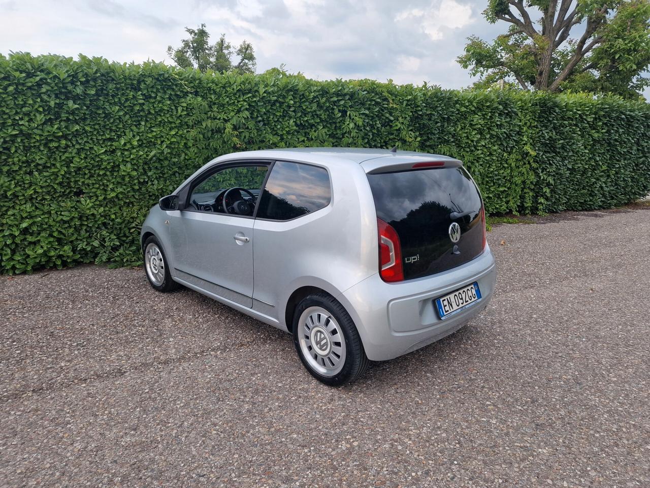 Volkswagen up 1.0 75cv 51000km