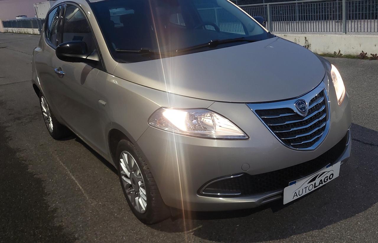 Lancia Ypsilon 0.9 TwinAir 85 CV.. Automatica..NEOPATENTATI