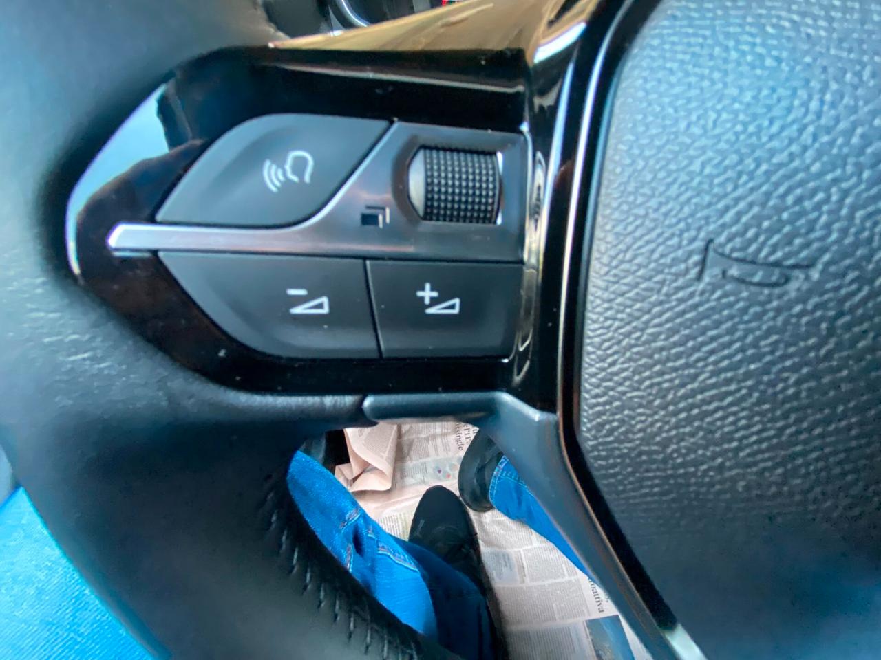 Peugeot 2008 PureTech 100 S&S Allure