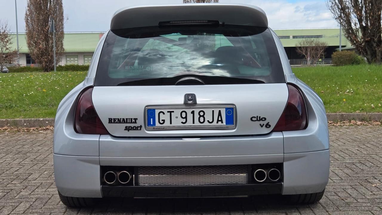 Renault Clio 3.0 V6 24V cat 3 porte Sport