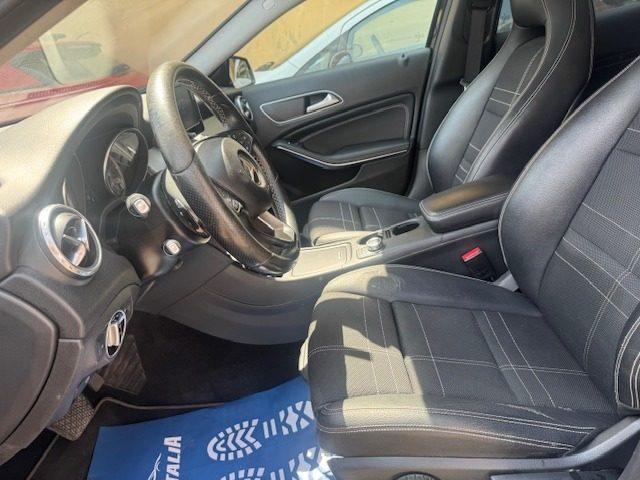 MERCEDES-BENZ GLA 200 d Automatic Premium