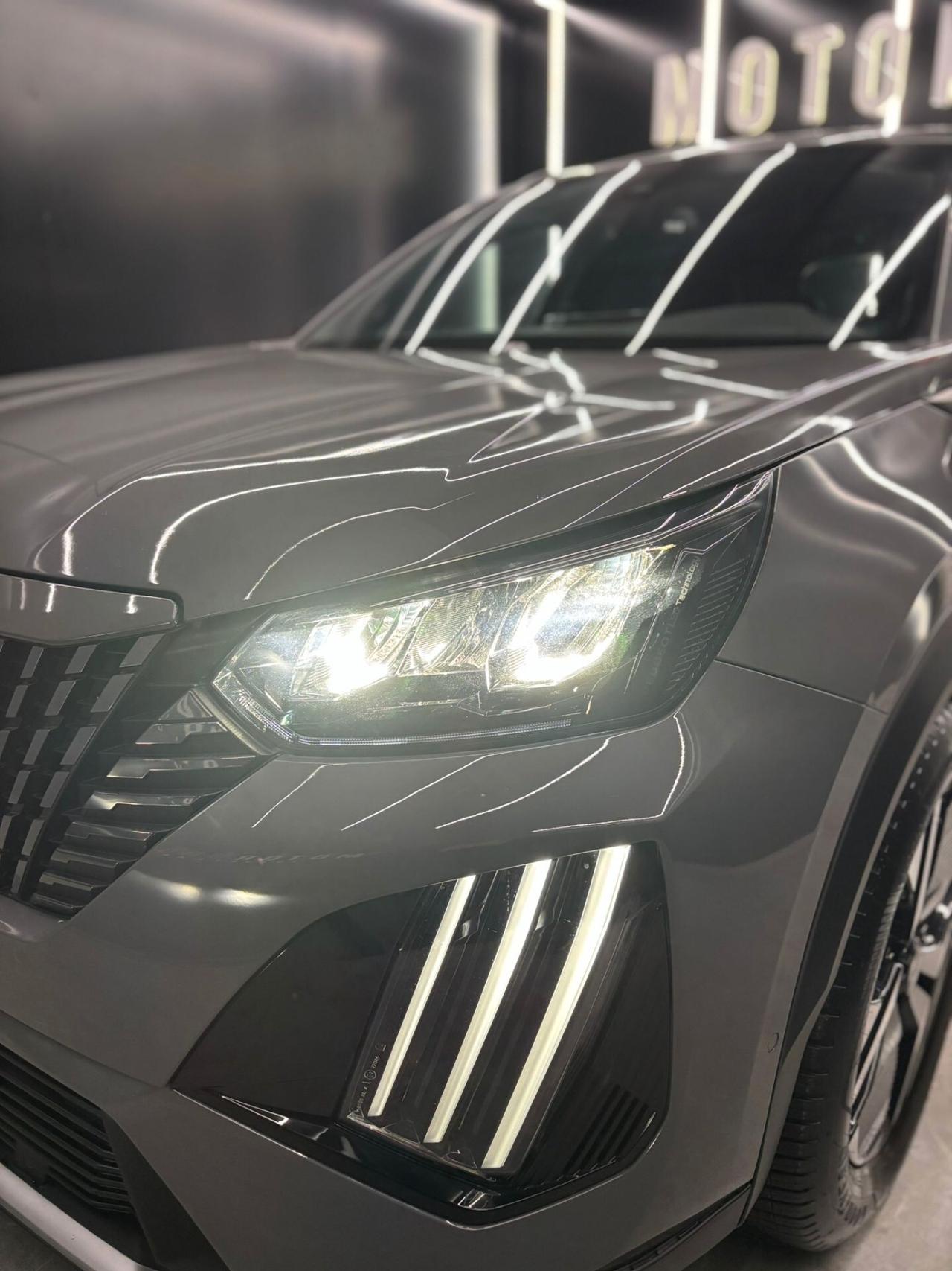 Peugeot 2008 1.2 PureTech 100 S&S Allure