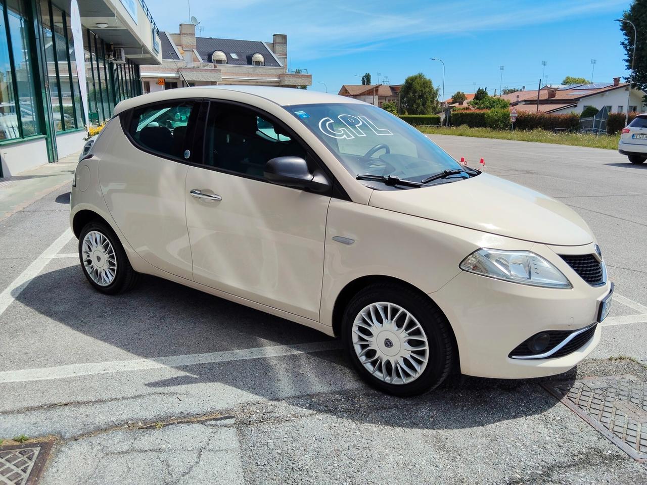 Lancia Ypsilon 1.2 70 cv EcoChic GPL unicoproprietario