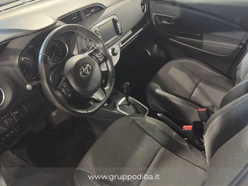 Toyota Yaris III 2017 5p Benzina 5p 1.5h Trend Grey Edition my18