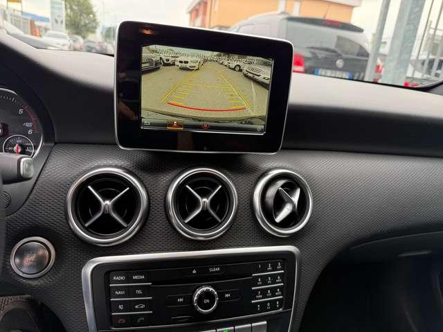 Mercedes-Benz A 200 d Premium auto