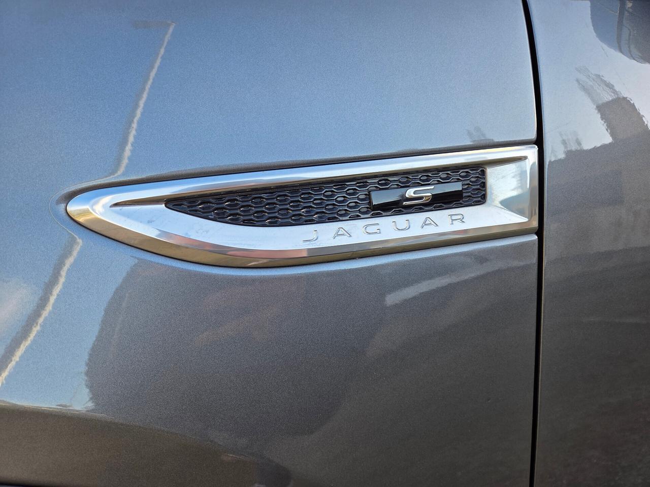 Jaguar E-Pace 2.0D 180 CV AWD aut. R-Dynamic S