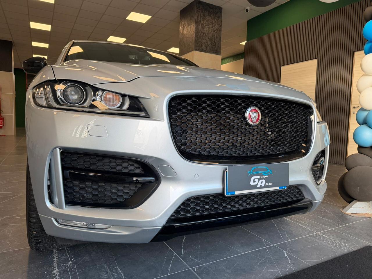 Jaguar F-Pace 2.0 D 180 CV AWD aut. R-Sport
