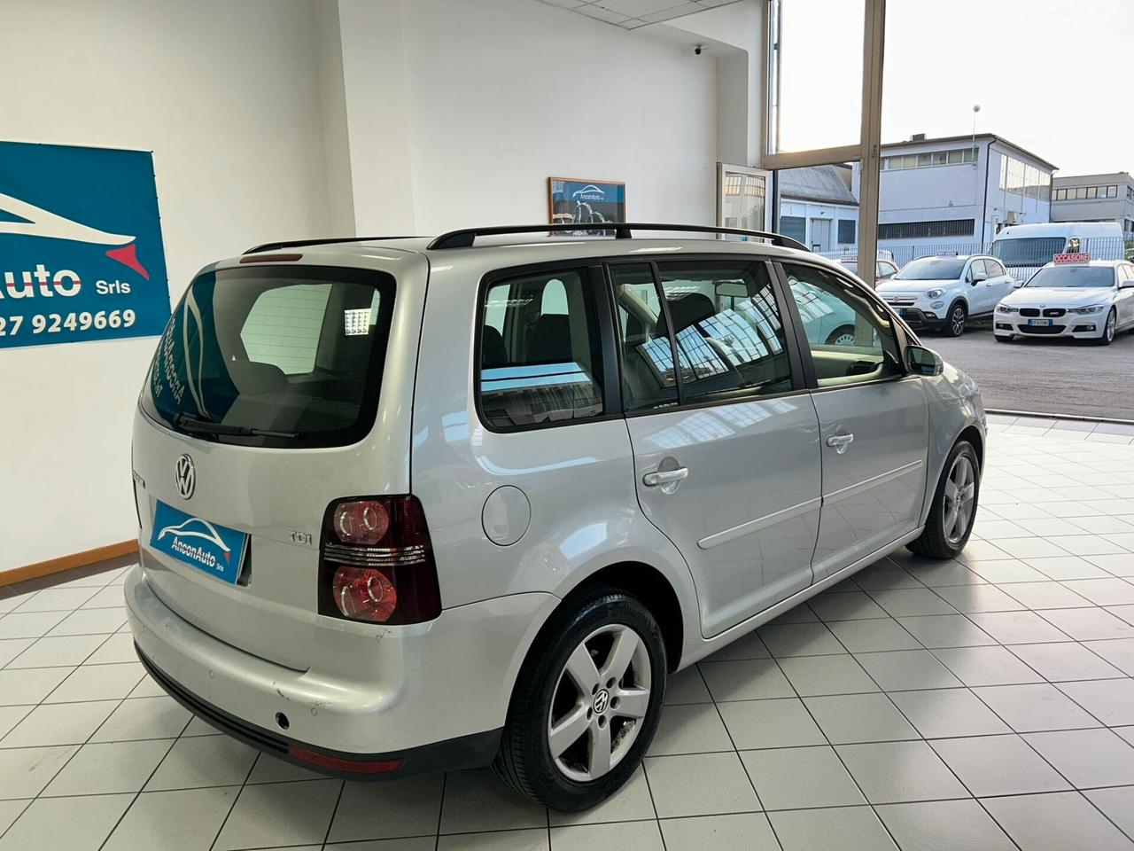 VW Touran 1.9 TDI 7 POSTI 2008