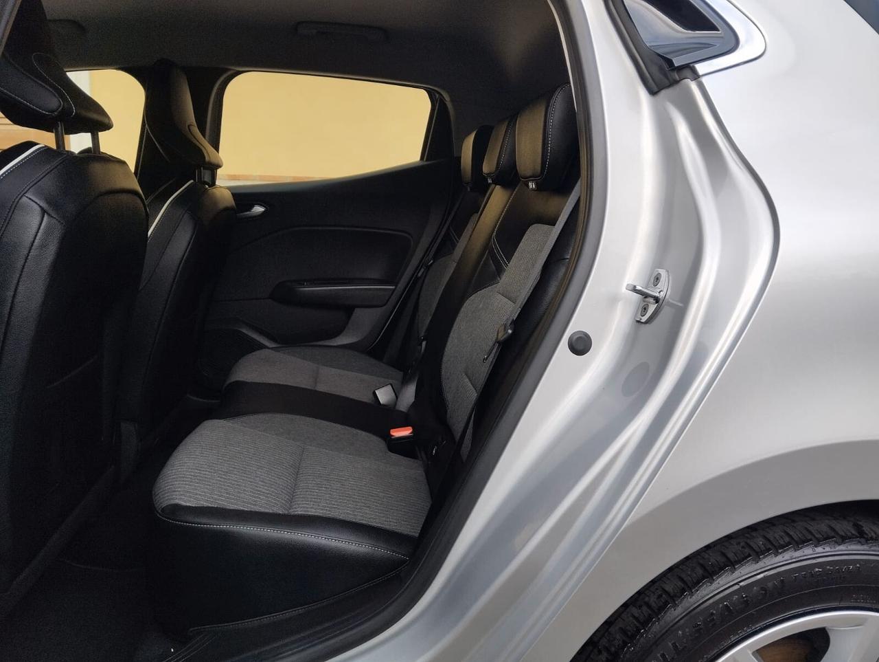 Renault Clio TCe 100 CV 5 porte Intens