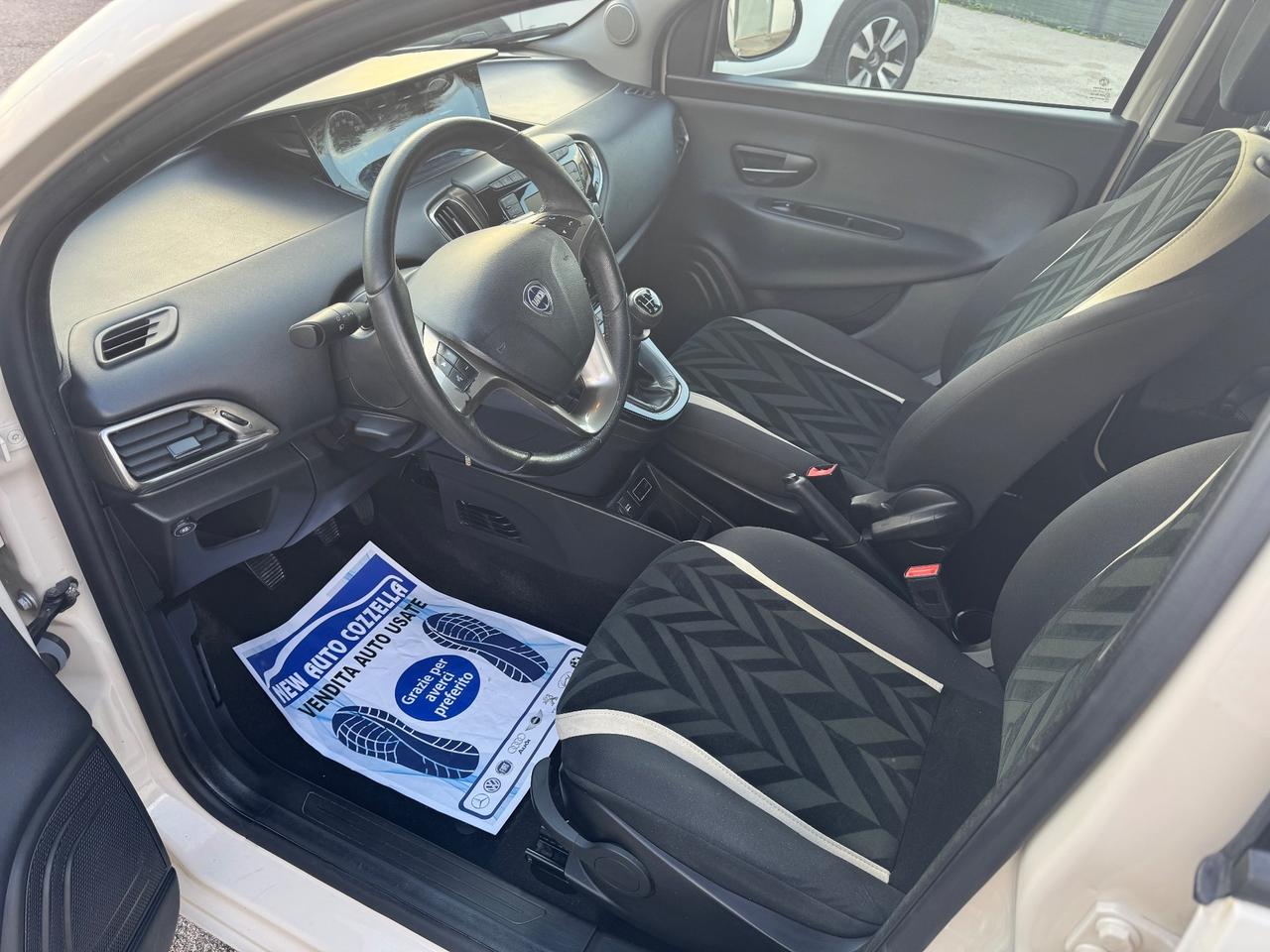 Lancia Ypsilon 1.2 69 CV 5 porte GPL Ecochic Silver