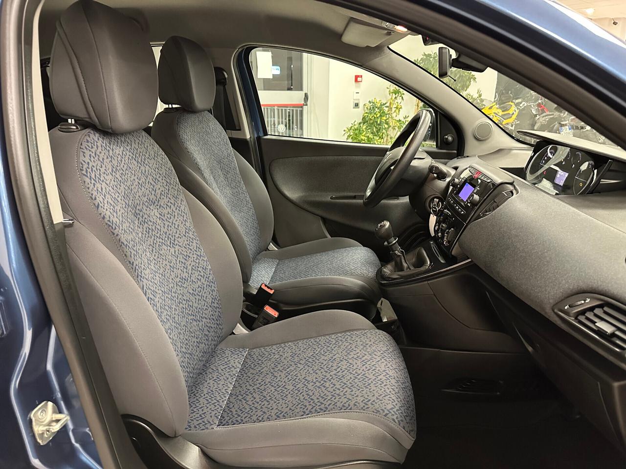 Lancia Ypsilon 1.0 FireFly 5P Hybrid Silver - 2023