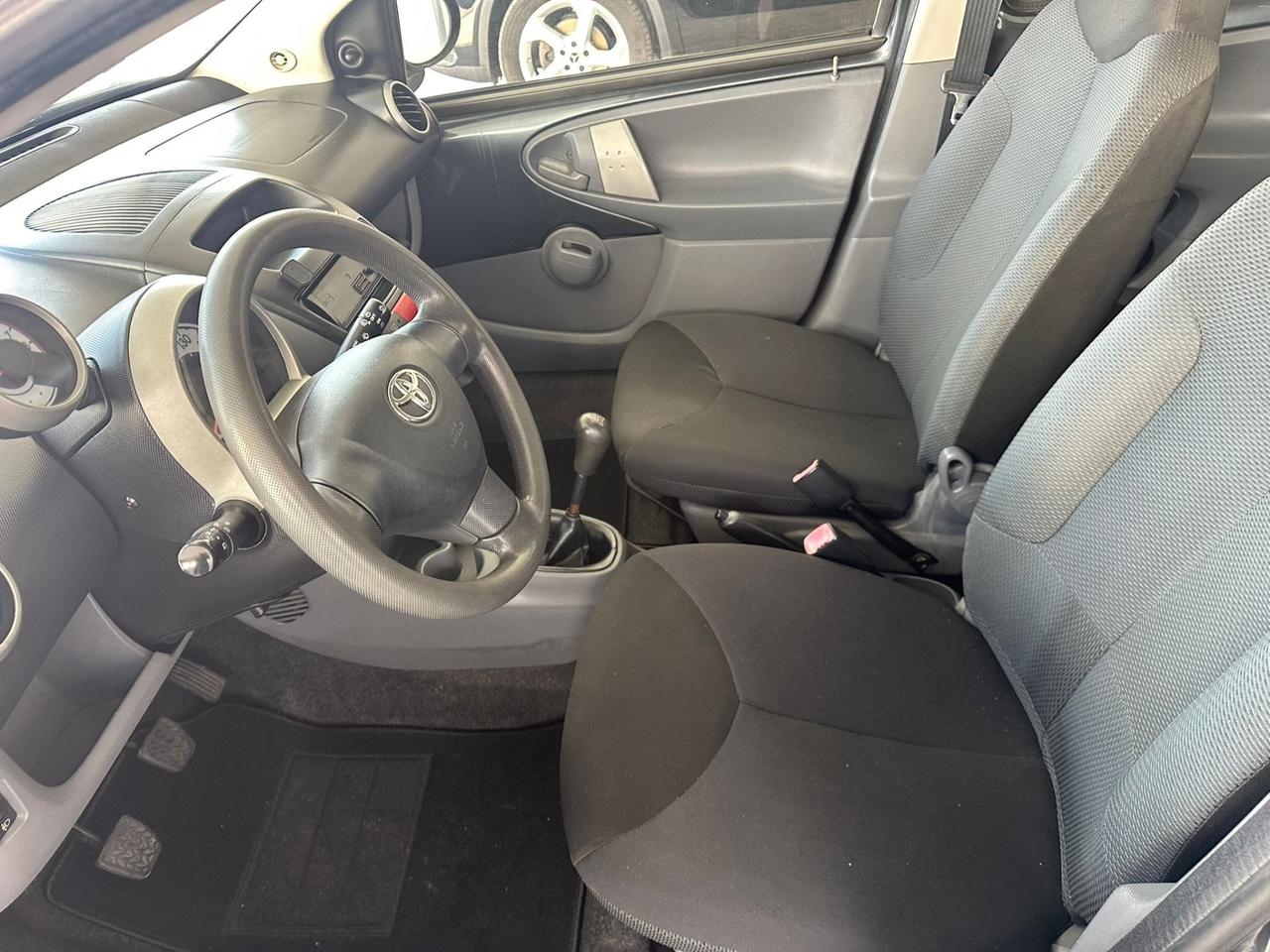 Toyota Aygo 1.0 12V VVT-i 5 porte Sol