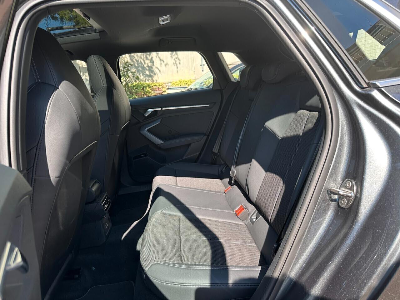 Audi A3 SPORTBACK 35 TDI S tronic S LINE + PANORAMA + FARI MATRIX + CAMERA + R18