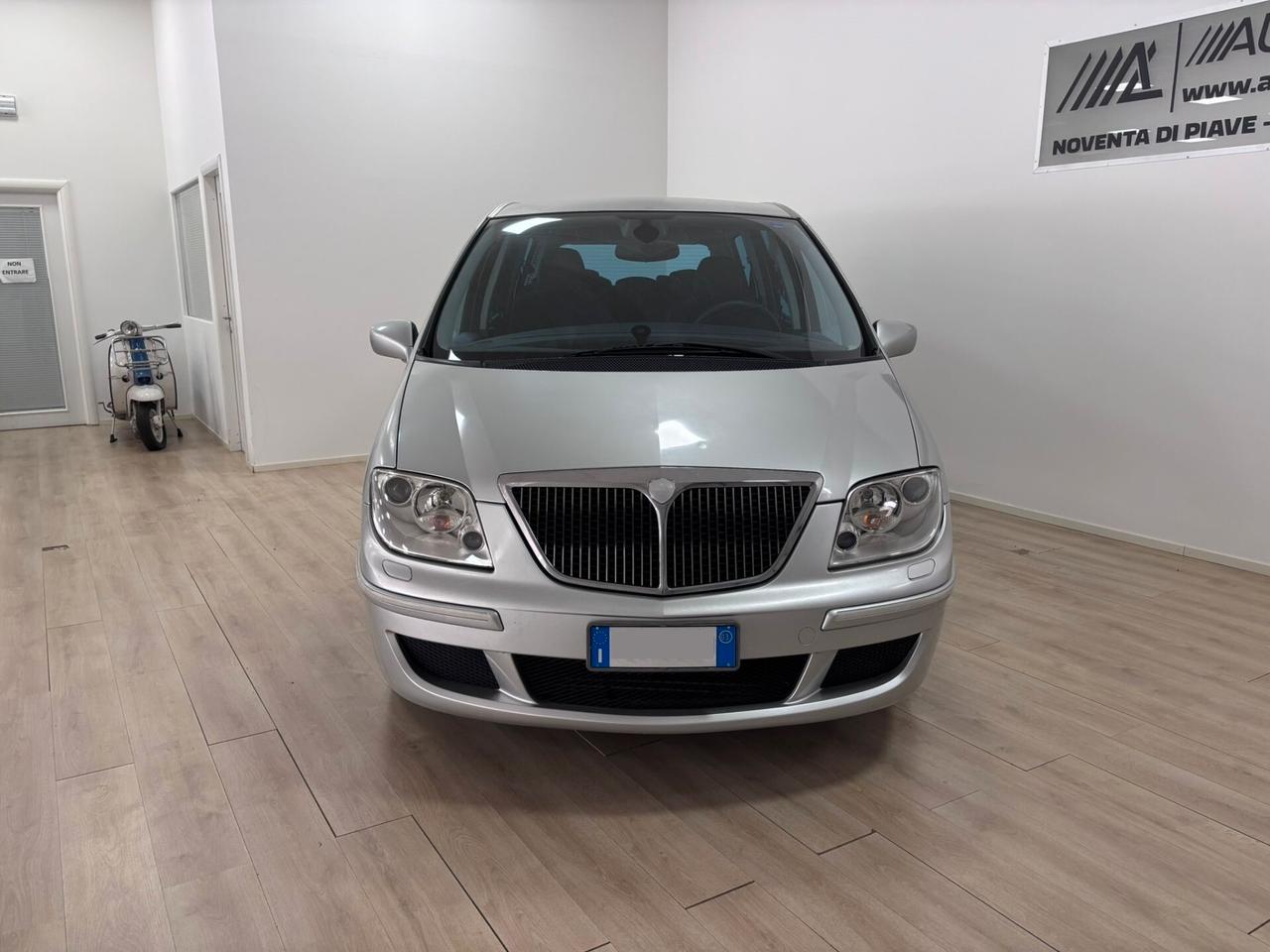 Lancia Phedra 2.2 JTD