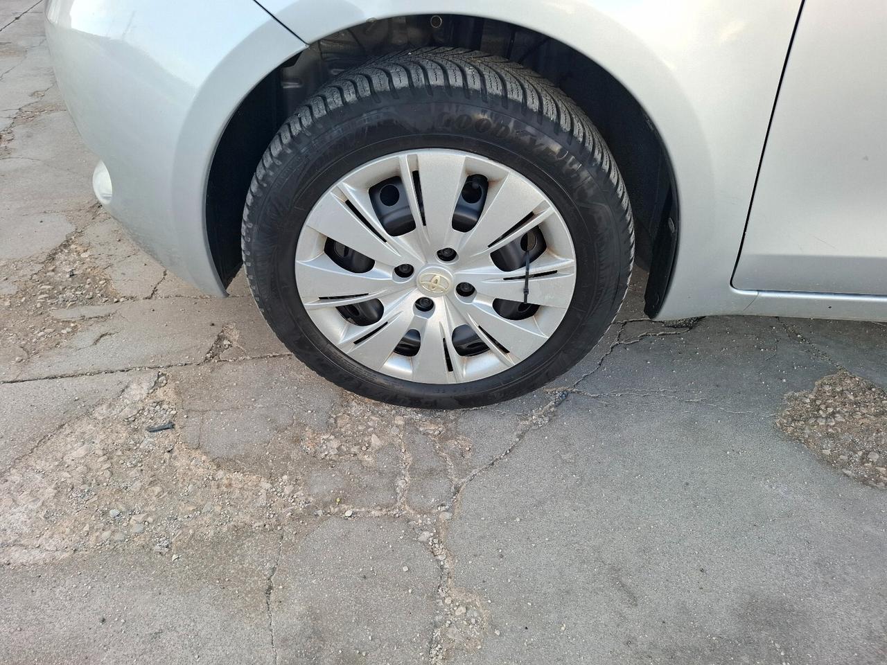 TOYOTA YARIS 1.0 BENZINA 5 PORTE - 2008