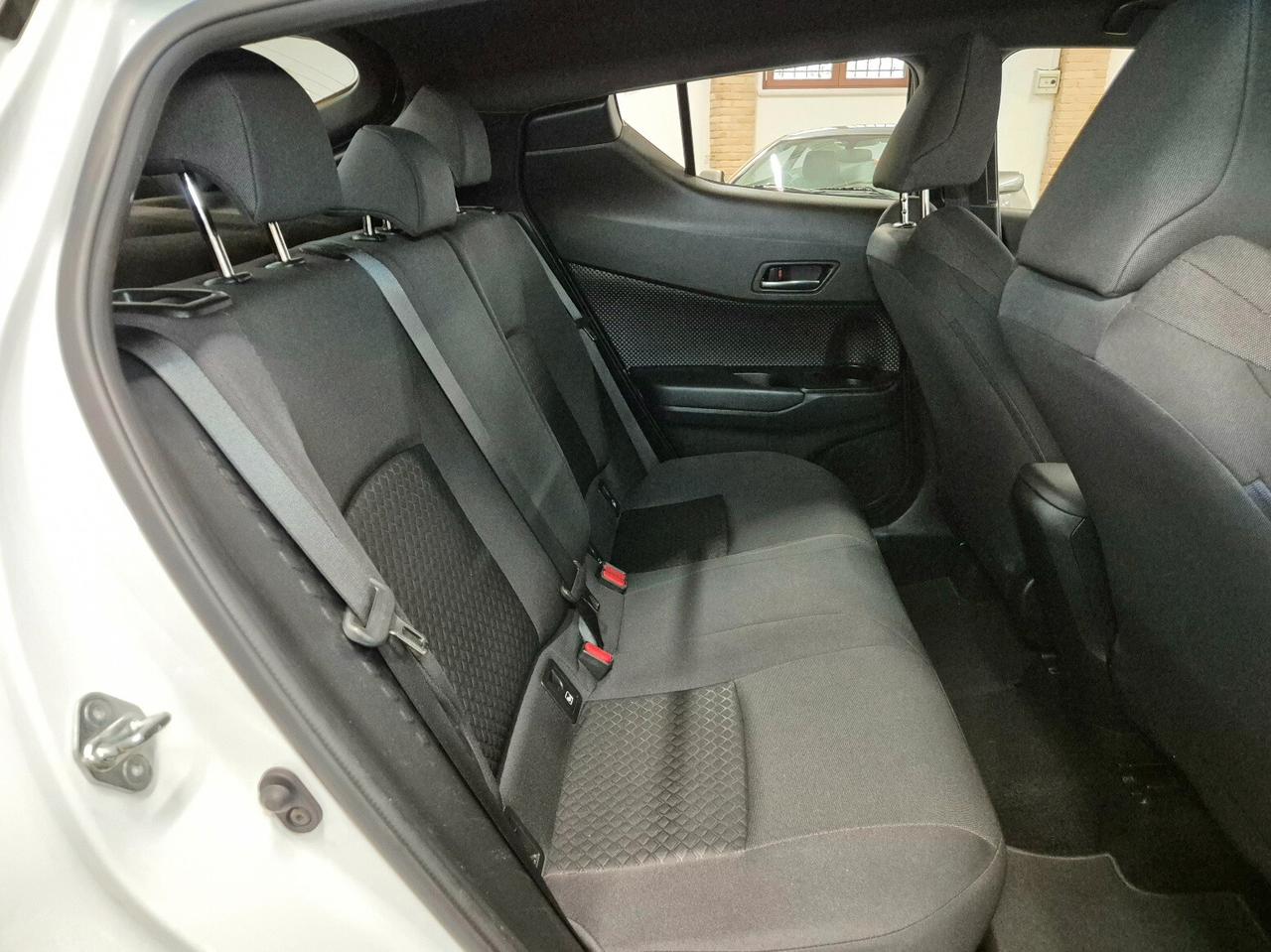 Toyota C-HR 1.8 Hybrid E-CVT Active
