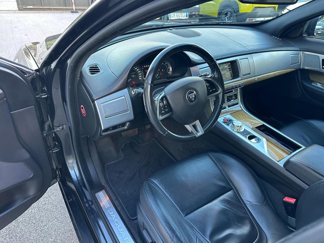 Jaguar XF Berlina XF 2.2d Luxury 200cv auto