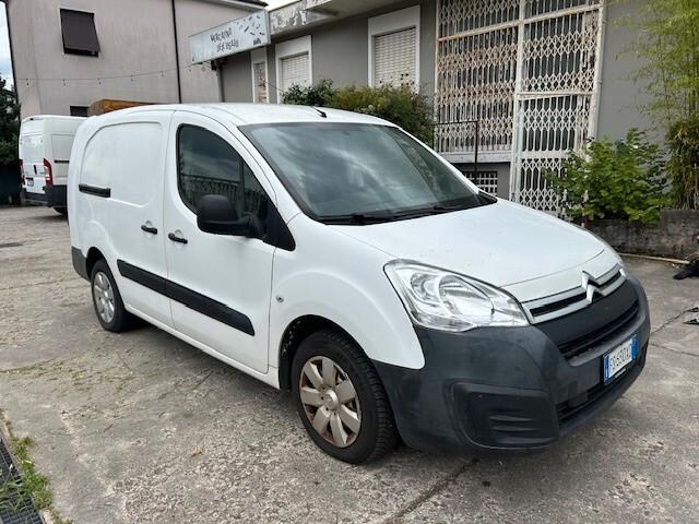 FURGONE L2 3 POSTI