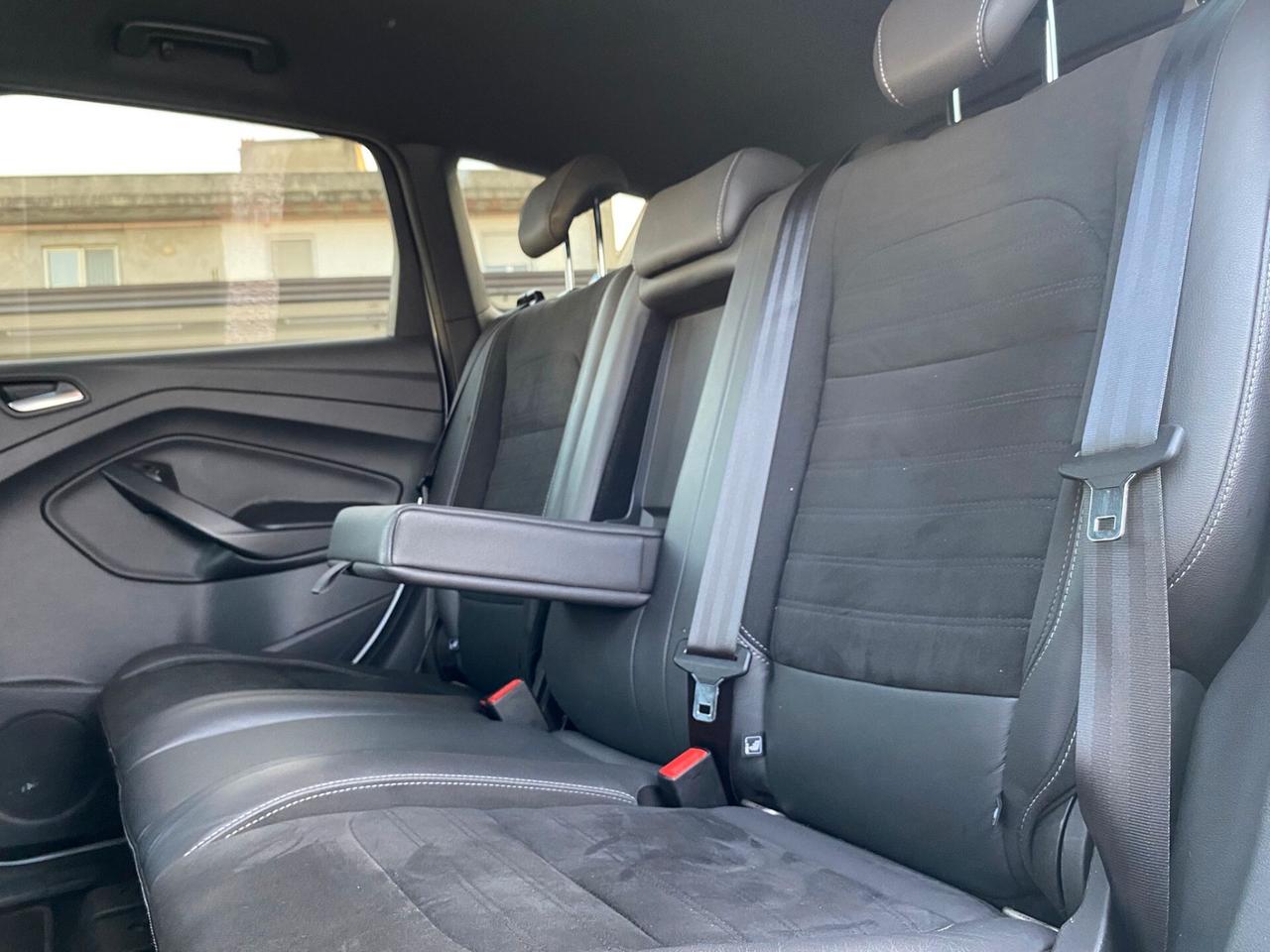 Ford Kuga 1.5 TDCI 120 CV S&S 2WD ST-Line