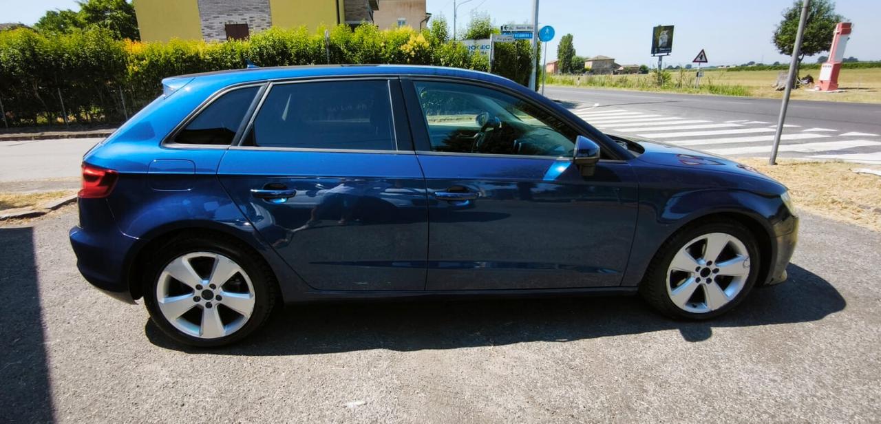 Audi A3 Sportback 2.0 tdi Ambiente 150cv s-tronic E6