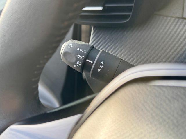 PEUGEOT 208 PureTech 100 Active Pack Unicoprop. LED Technology