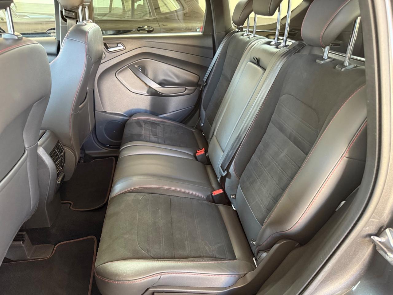 Ford Kuga 1.5 TDCI 120 CV S&S 2WD Powershift ST-Line