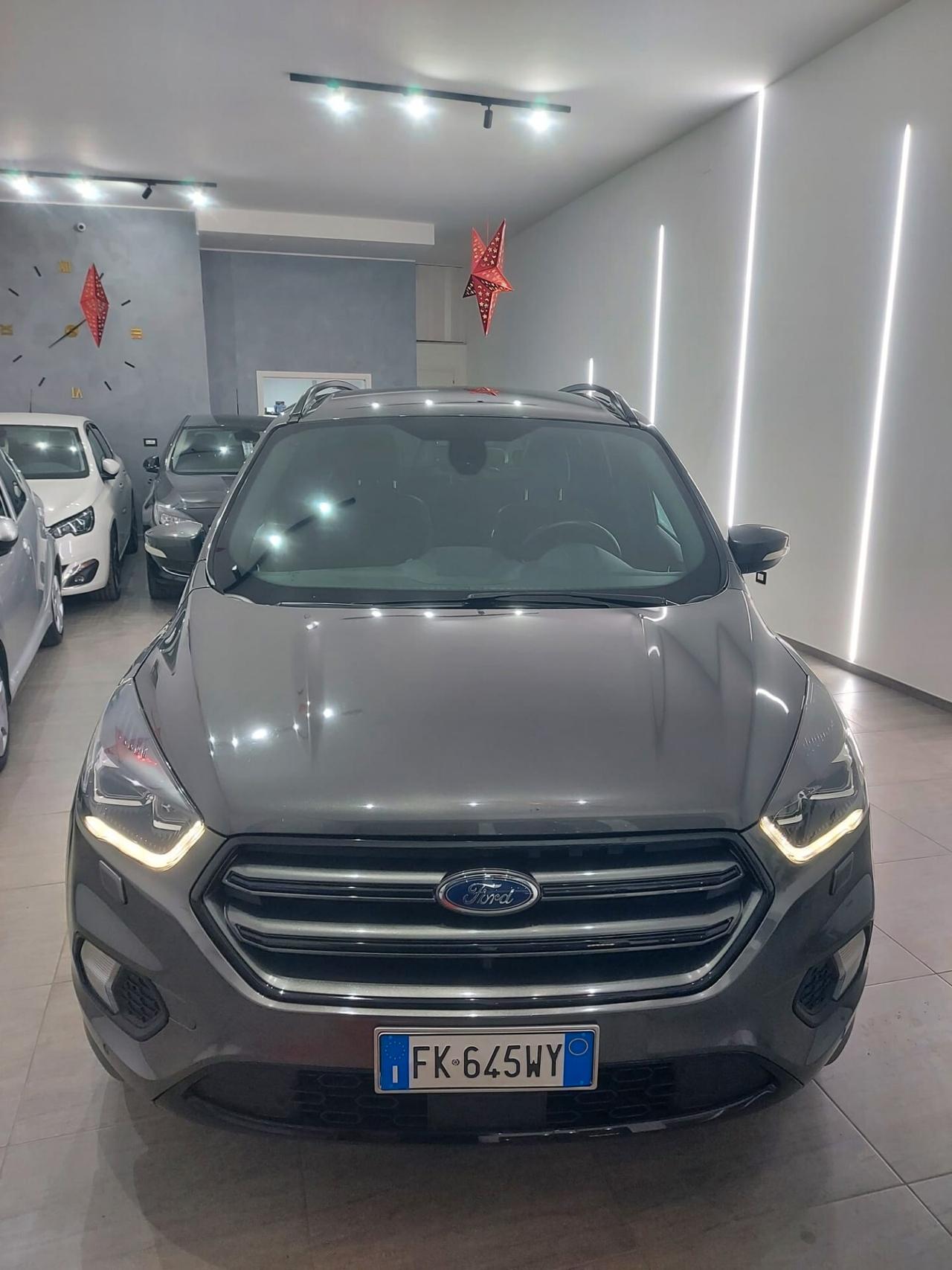 Ford Kuga 1.5 TDCI 120 CV S&S 2WD ST-LINE