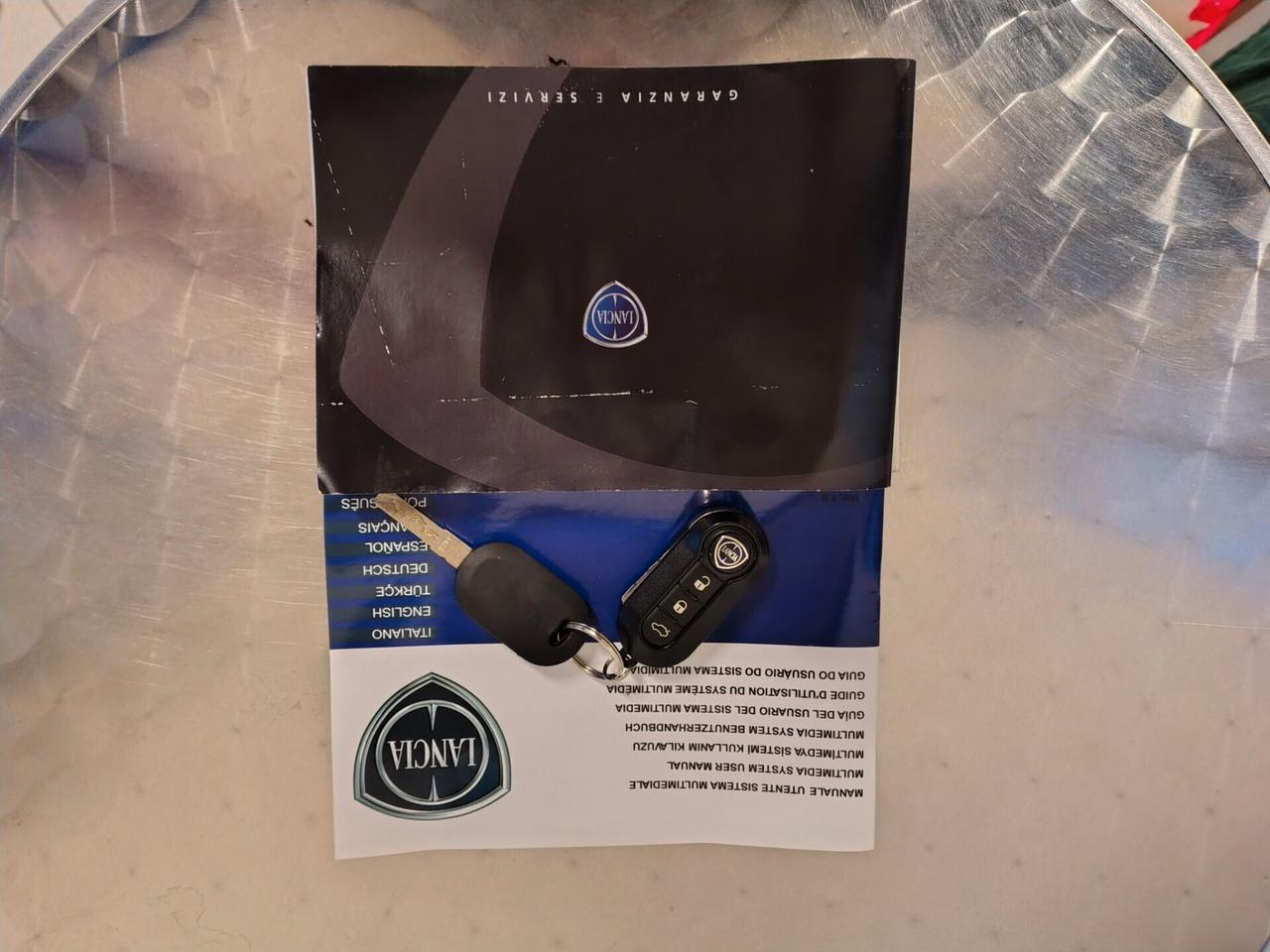 LANCIA YPSILON 1.0 HYBRID OK NEOPATENTATI