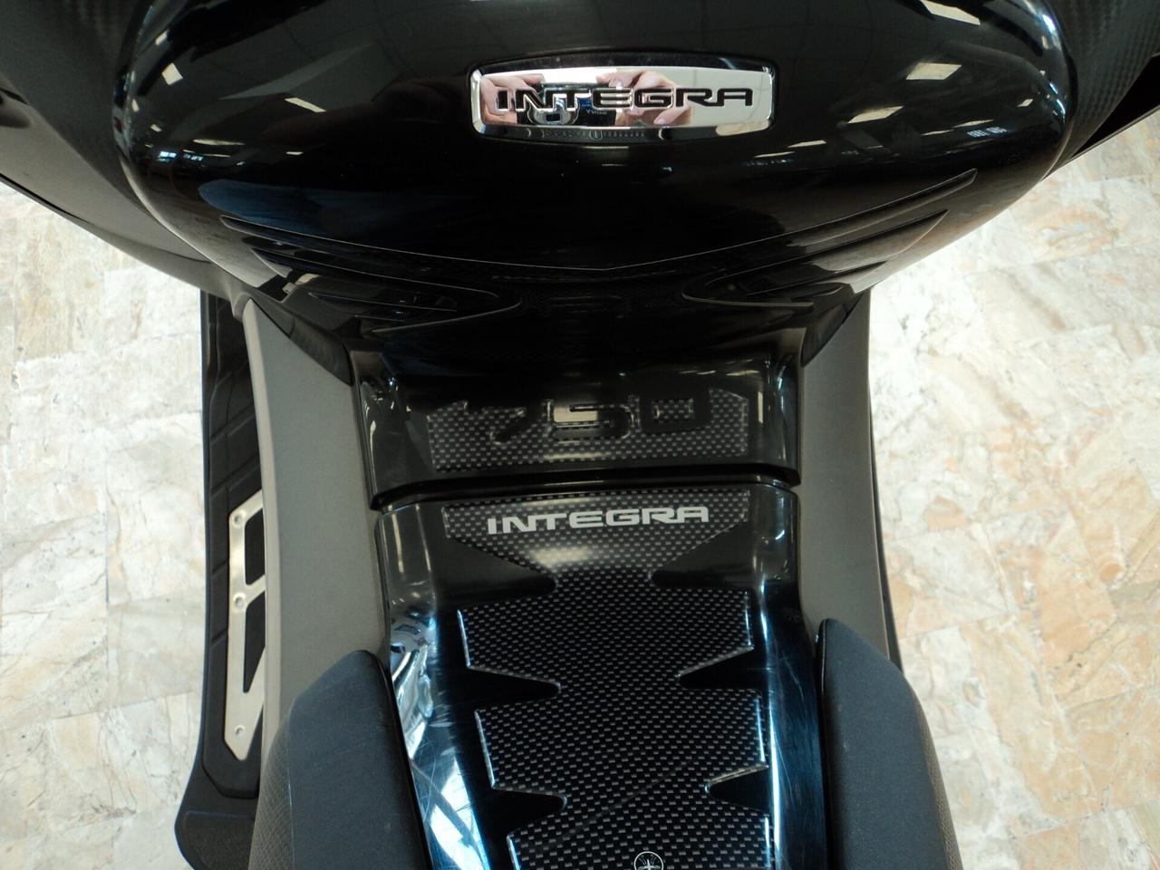 Honda Integra 750