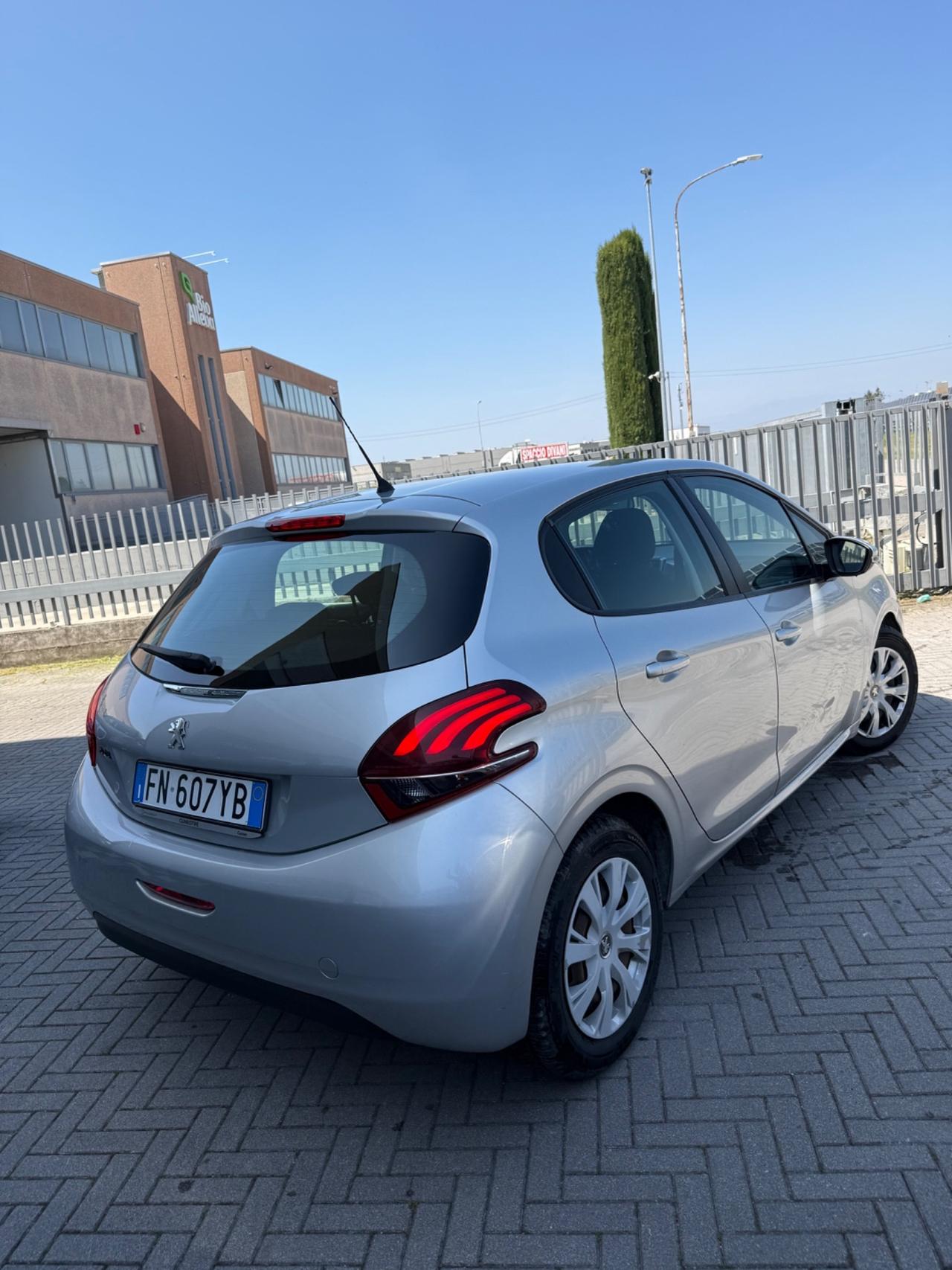 Peugeot 208 BlueHDi 75 5 porte Allure
