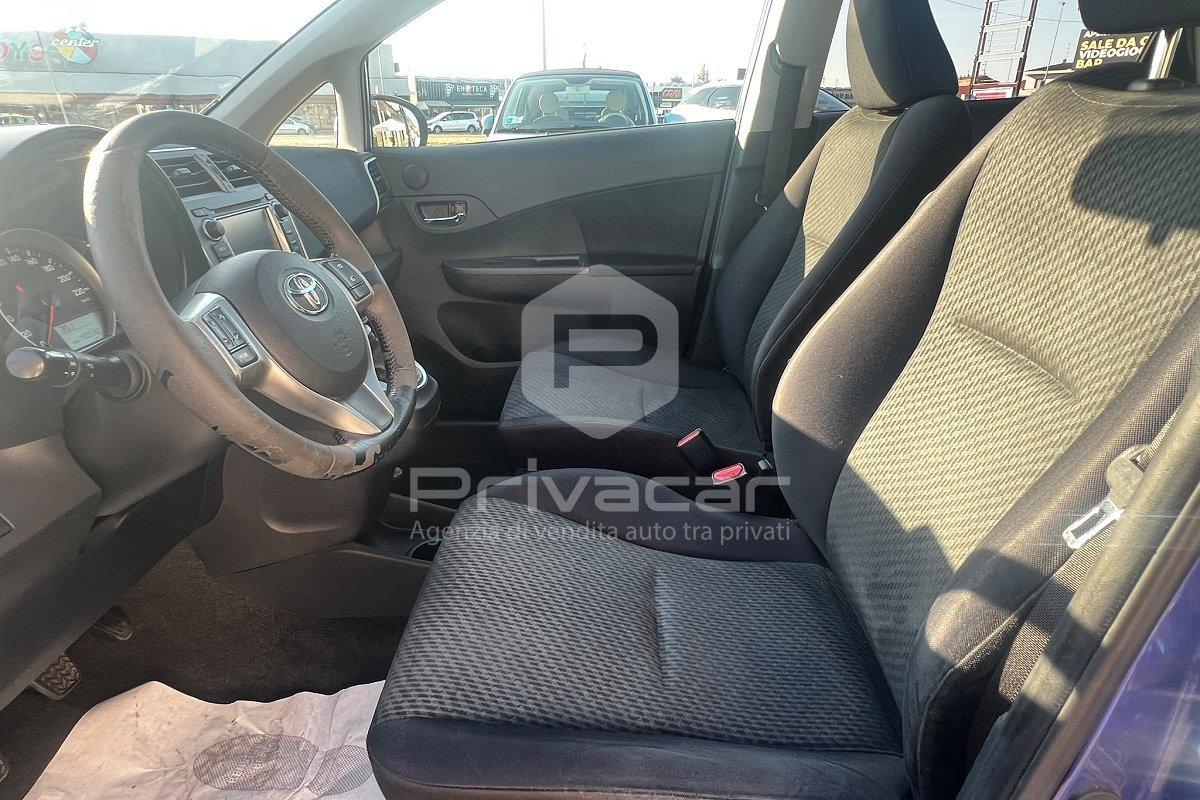 TOYOTA Verso-S 1.3 MT